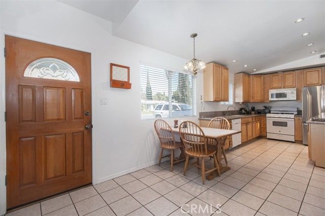 19462 Arminta, Reseda (los Angeles), CA 91335