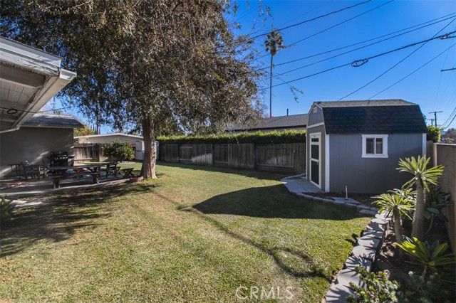 19462 Arminta, Reseda (los Angeles), CA 91335