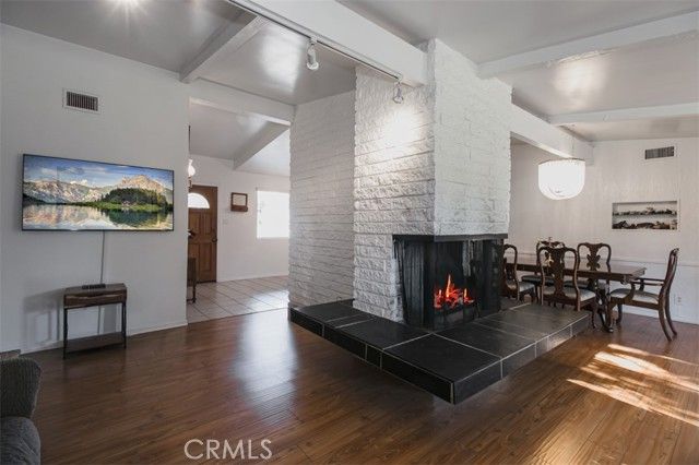 19462 Arminta, Reseda (los Angeles), CA 91335