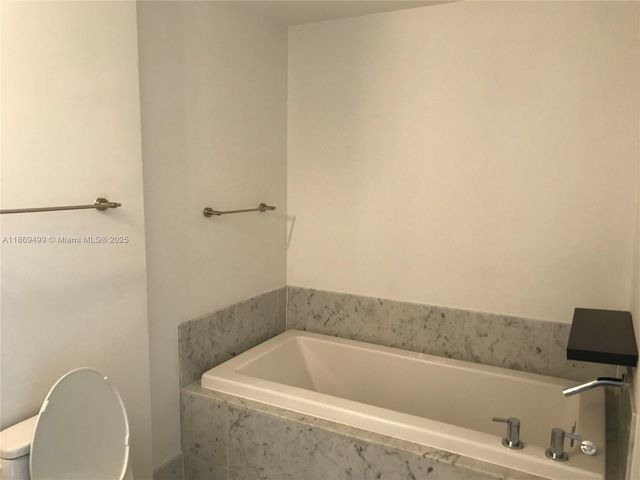 244 Biscayne Blvd 1104, Miami, FL 33132