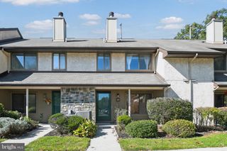 241 HAMPSHIRE DR, Plainsboro, NJ 08536