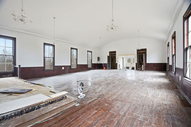 5918 Lakeview Rd, Springfield, TN 37172