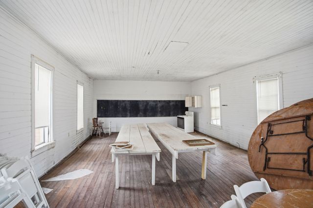 5918 Lakeview Rd, Springfield, TN 37172