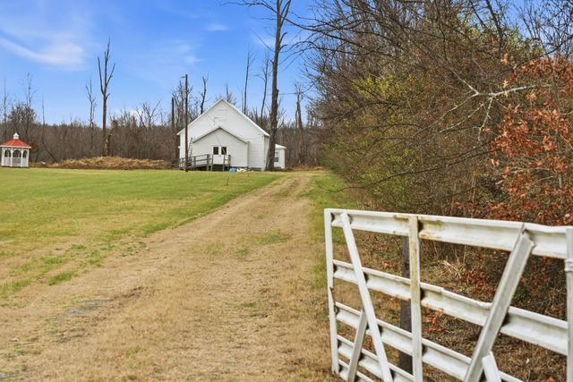 5918 Lakeview Rd, Springfield, TN 37172