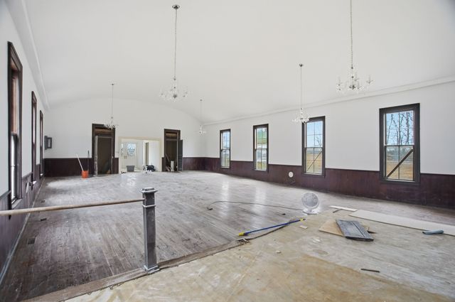 5918 Lakeview Rd, Springfield, TN 37172