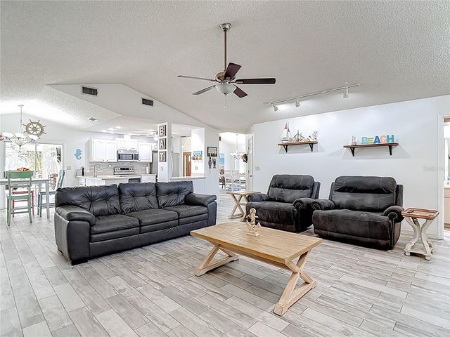 1621 SIR HENRYS TRAIL, Lakeland, FL 33809