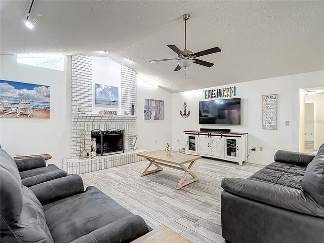 1621 SIR HENRYS TRAIL, Lakeland, FL 33809