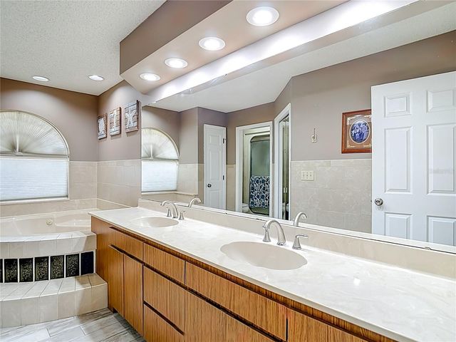 1621 SIR HENRYS TRAIL, Lakeland, FL 33809