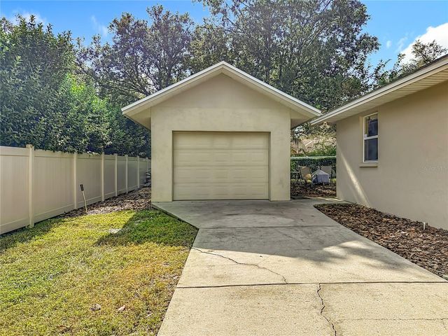 1621 SIR HENRYS TRAIL, Lakeland, FL 33809