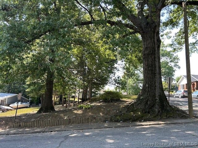 1235 Vance Avenue, New Albany, IN 47150