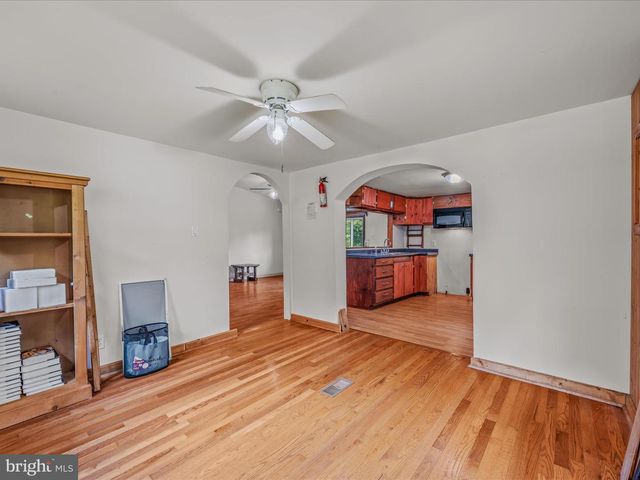 564 SHADE LN, Berkeley Springs, WV 25411