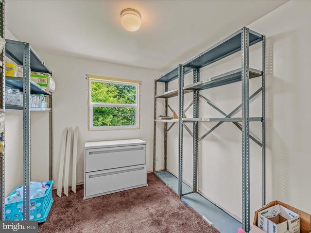 564 SHADE LN, Berkeley Springs, WV 25411