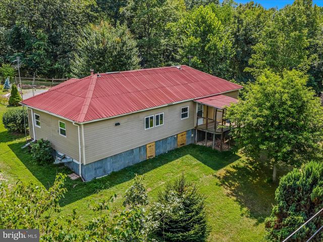 564 SHADE LN, Berkeley Springs, WV 25411