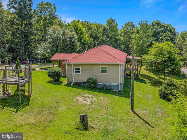 564 SHADE LN, Berkeley Springs, WV 25411