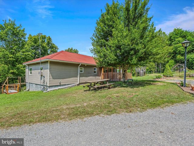 564 SHADE LN, Berkeley Springs, WV 25411