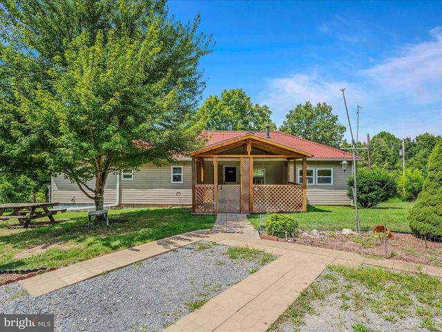 564 SHADE LN, Berkeley Springs, WV 25411