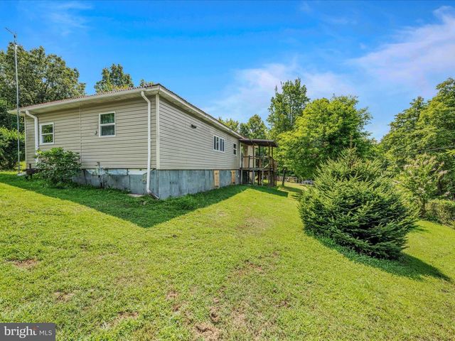 564 SHADE LN, Berkeley Springs, WV 25411