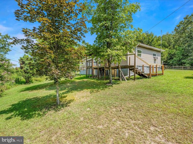 564 SHADE LN, Berkeley Springs, WV 25411