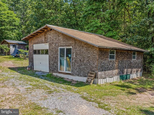 564 SHADE LN, Berkeley Springs, WV 25411