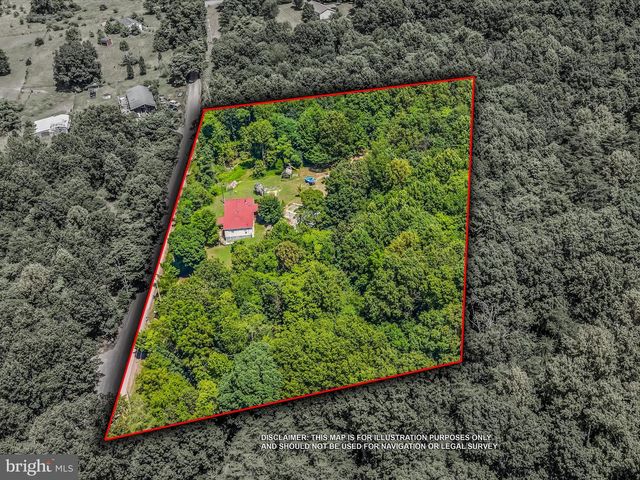 564 SHADE LN, Berkeley Springs, WV 25411