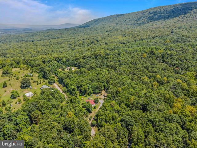 564 SHADE LN, Berkeley Springs, WV 25411