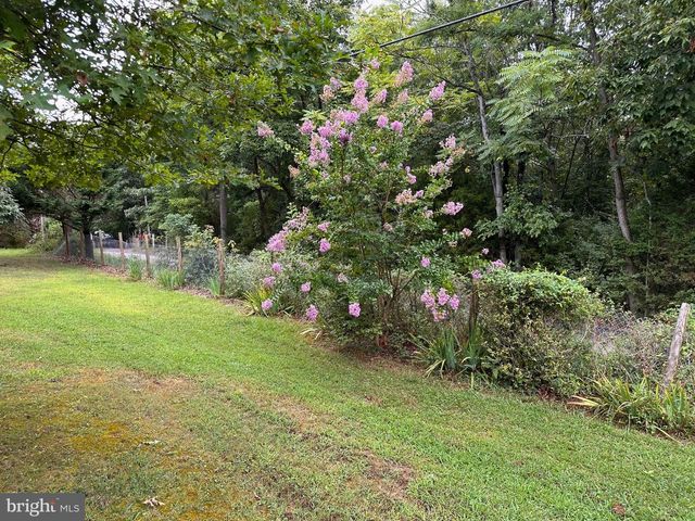 564 SHADE LN, Berkeley Springs, WV 25411