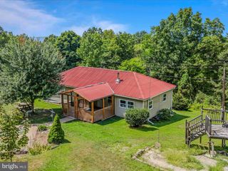 564 SHADE LN, Berkeley Springs, WV 25411