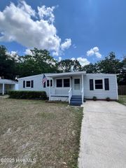 2437 Monroe Street, Wilmington, NC 28401