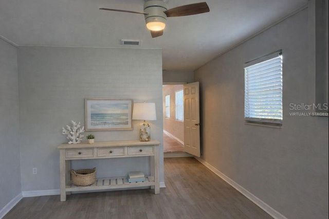 5721 10TH AVENUE N, St Petersburg, FL 33710