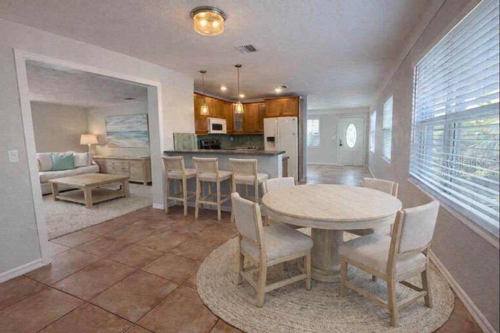 Image 6 of property listing at 5721 10TH AVENUE N, St Petersburg, FL 33710