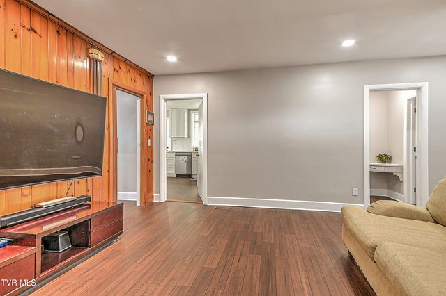 502 Valley Drive, Bristol, VA 24201