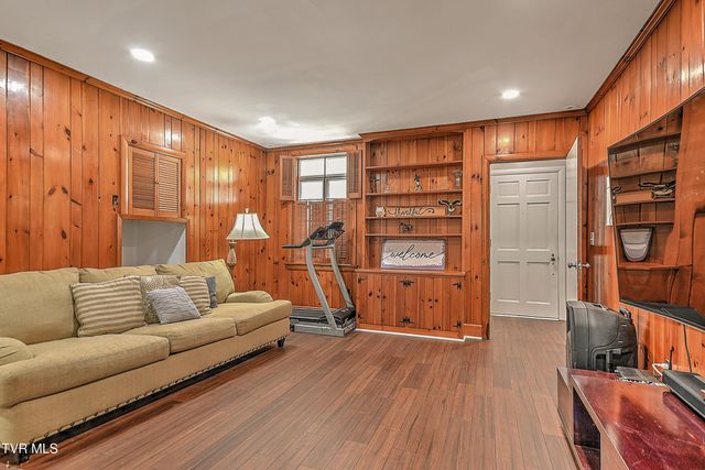 502 Valley Drive, Bristol, VA 24201