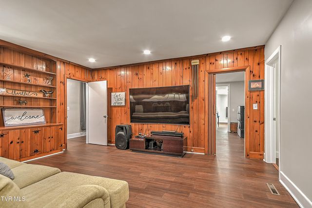 502 Valley Drive, Bristol, VA 24201