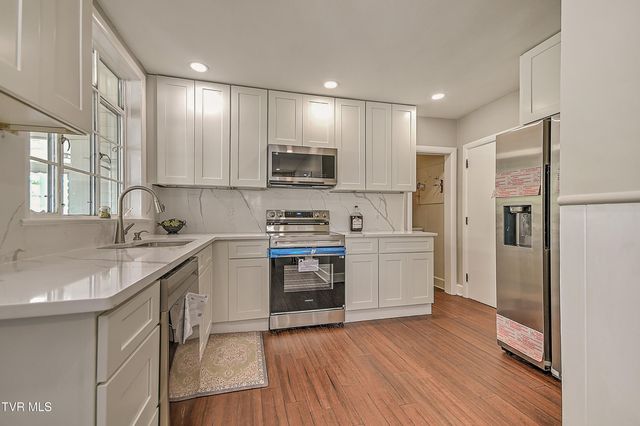 502 Valley Drive, Bristol, VA 24201