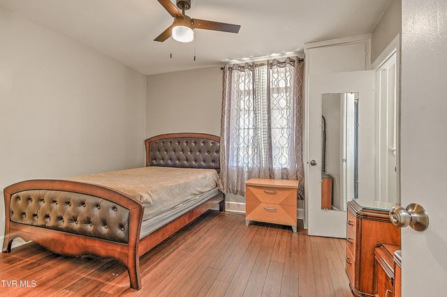 502 Valley Drive, Bristol, VA 24201