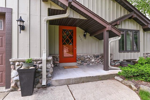 7701 W Coventry DRIVE, Franklin, WI 53132
