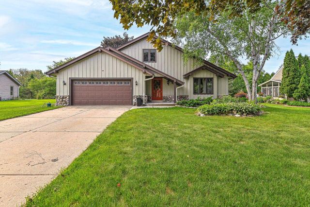 7701 W Coventry DRIVE, Franklin, WI 53132