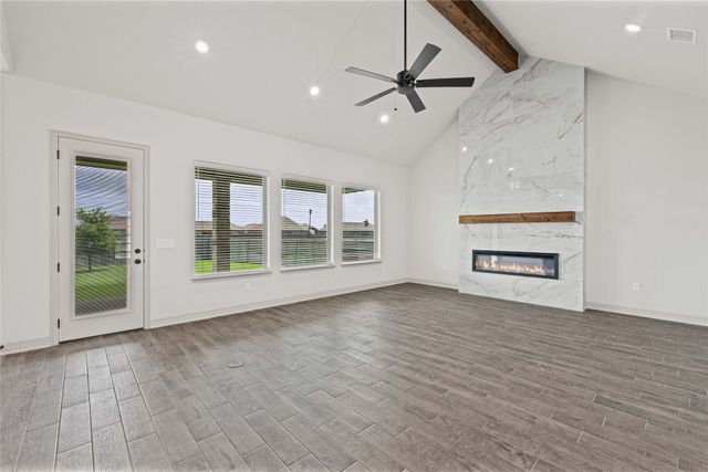 405 Willow Drive, Troy, TX 76579