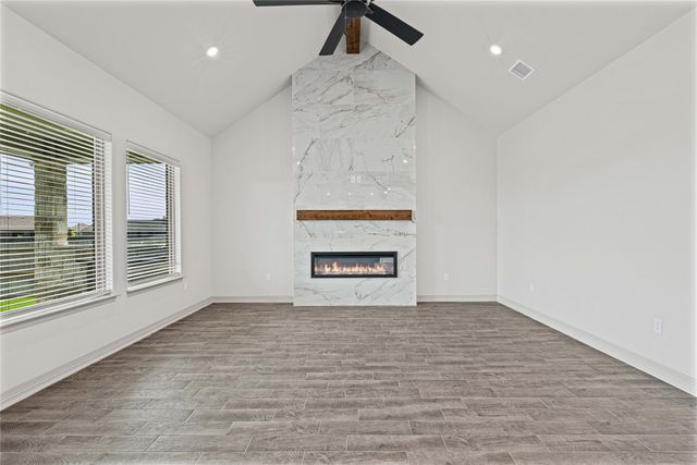 405 Willow Drive, Troy, TX 76579