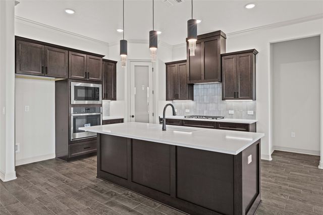 405 Willow Drive, Troy, TX 76579