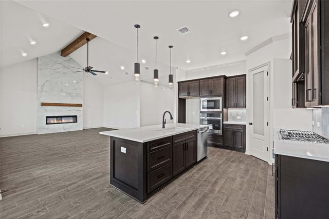 405 Willow Drive, Troy, TX 76579