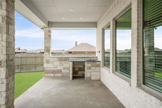 405 Willow Drive, Troy, TX 76579