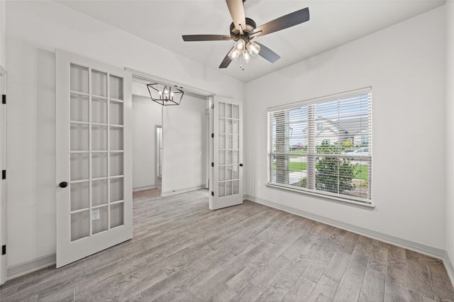 405 Willow Drive, Troy, TX 76579