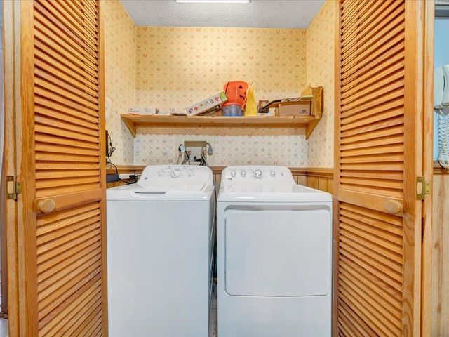 1043 Liberty ST, Martinsville, VA 24112