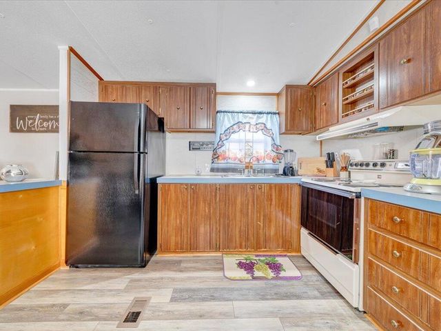 1043 Liberty ST, Martinsville, VA 24112