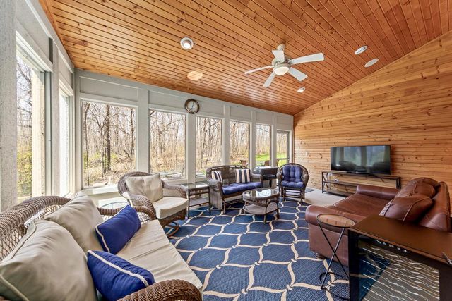 5925 Conservancy DRIVE, New Berlin, WI 53151