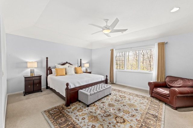 5925 Conservancy DRIVE, New Berlin, WI 53151