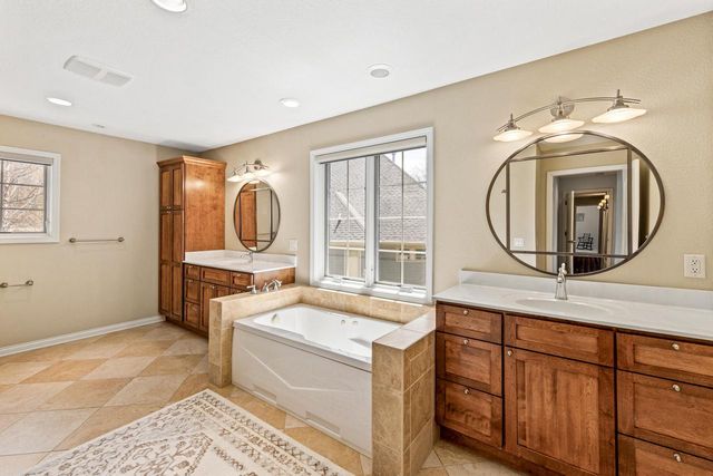 5925 Conservancy DRIVE, New Berlin, WI 53151