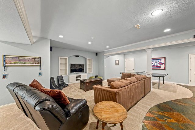 5925 Conservancy DRIVE, New Berlin, WI 53151