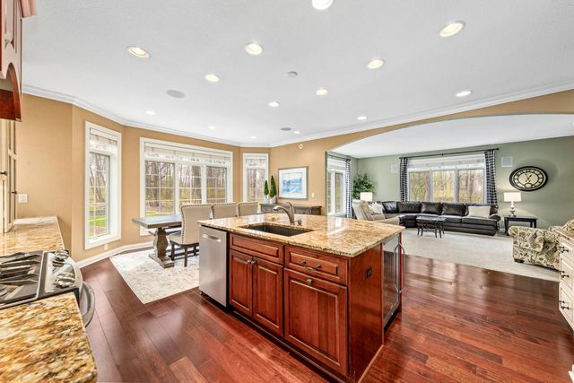 5925 Conservancy DRIVE, New Berlin, WI 53151